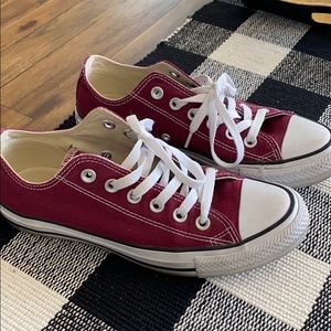 Burgundy low top Converse
